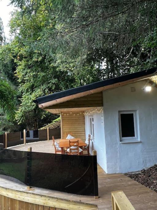 Unique Orchard Lodge For Couples With Hot Tub Strathaven Dış mekan fotoğraf