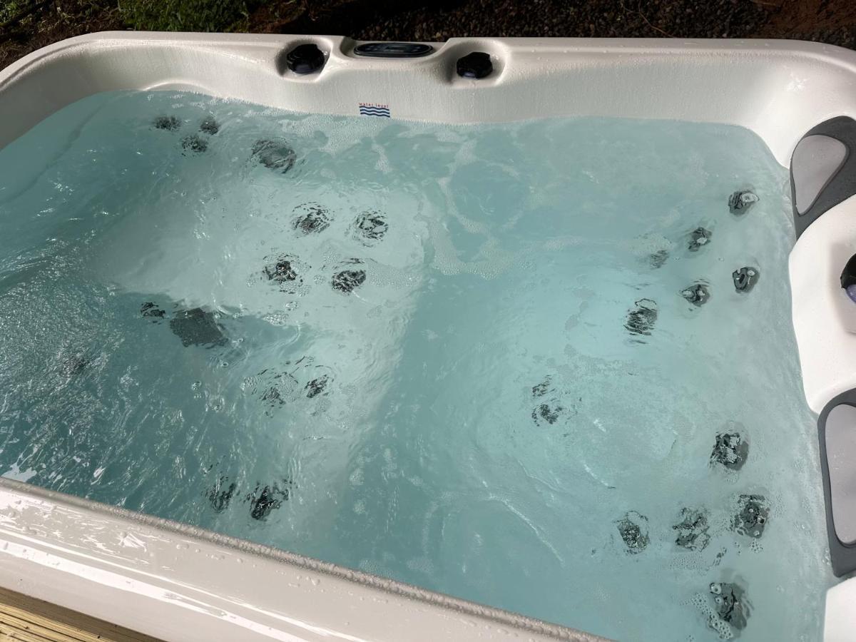 Unique Orchard Lodge For Couples With Hot Tub Strathaven Dış mekan fotoğraf